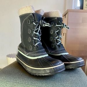 L.L. Bean Lace Up Women’s Snow Boot